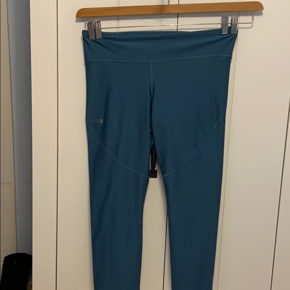 Women’s Under Armour Capri leggings - Picture 2 of 11